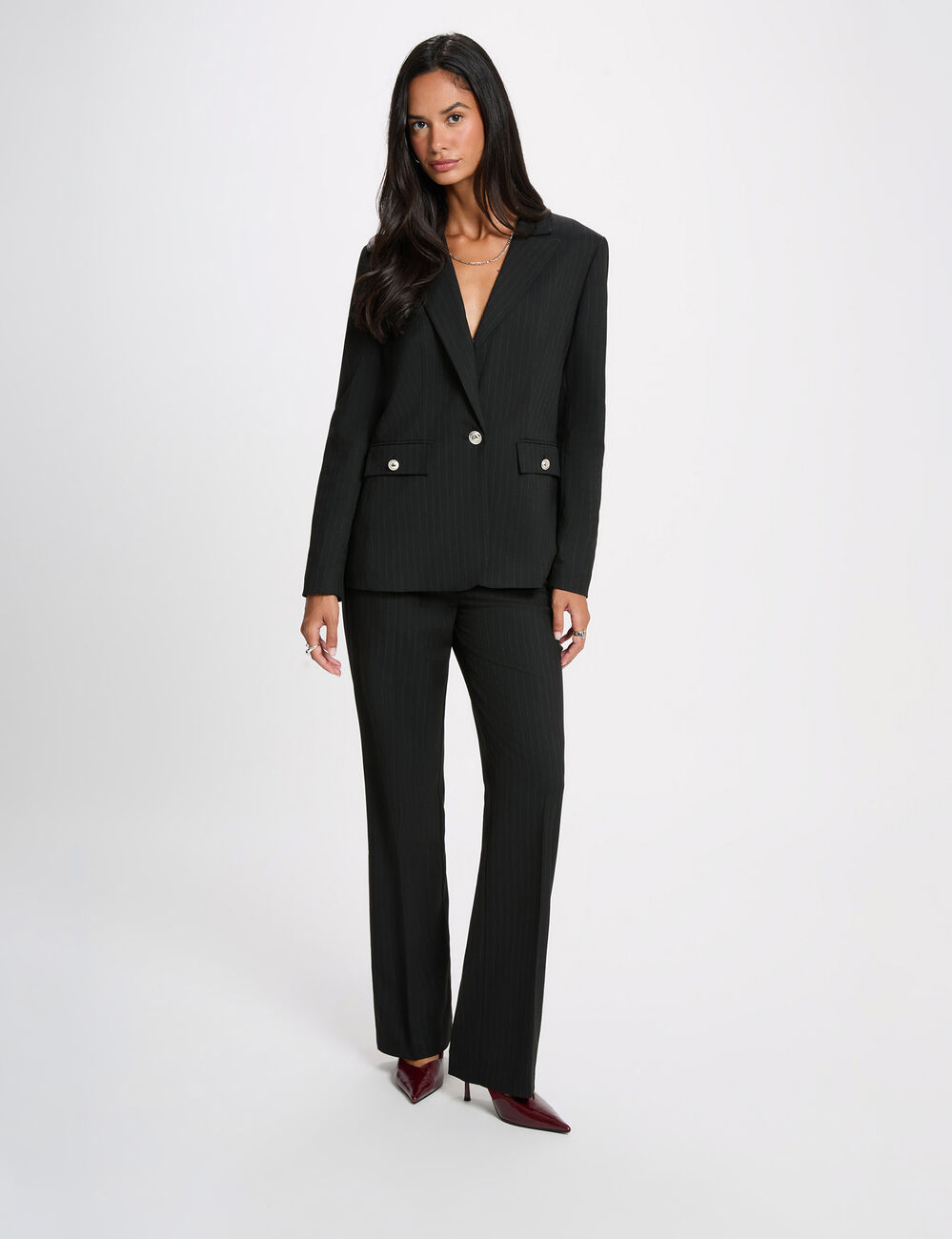 Pantal&oacute;n recto de tiro alto negro mujer
