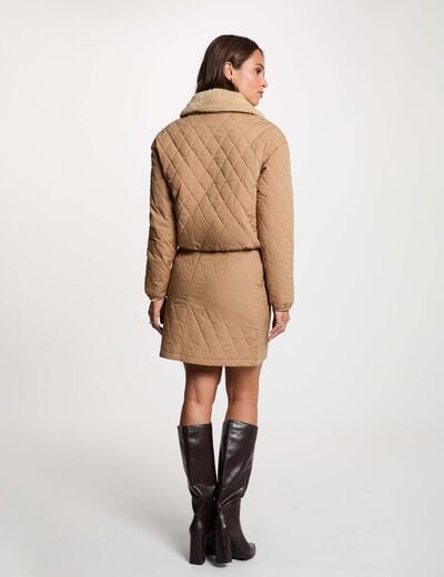 Falda corta acolchada marr&oacute;n co&ntilde;ac mujer