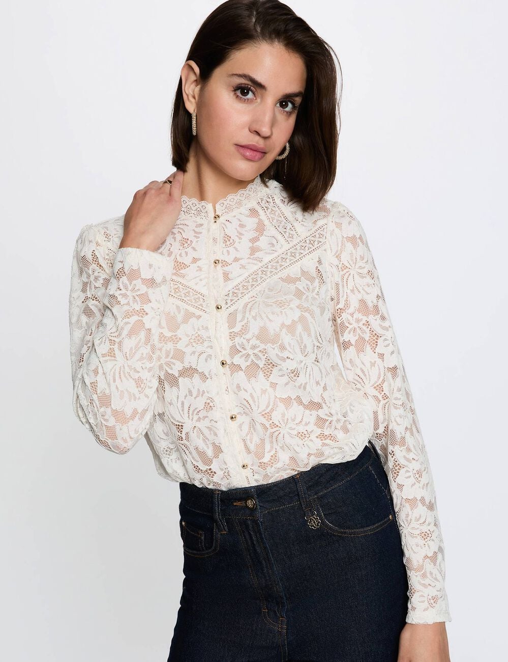 Camiseta encaje cuello alto marfil mujer
