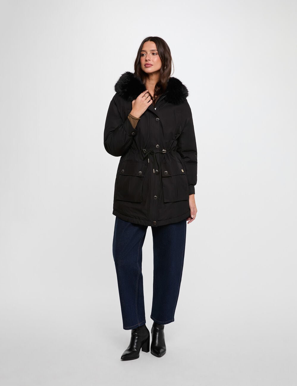 Parka con cuello de pelo negro mujer