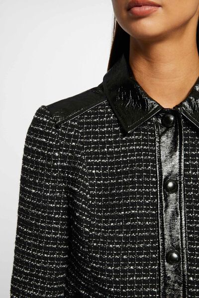 Chaqueta recta con detalles de vinilo negro mujer