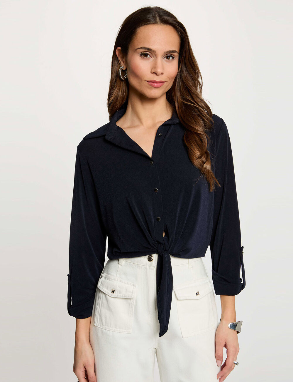 Camisa con cuello abierto azul marino mujer