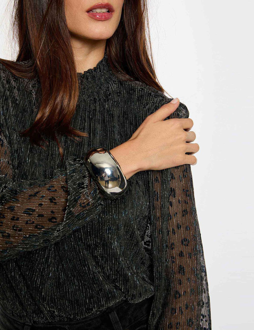Camiseta de cuello alto negro mujer