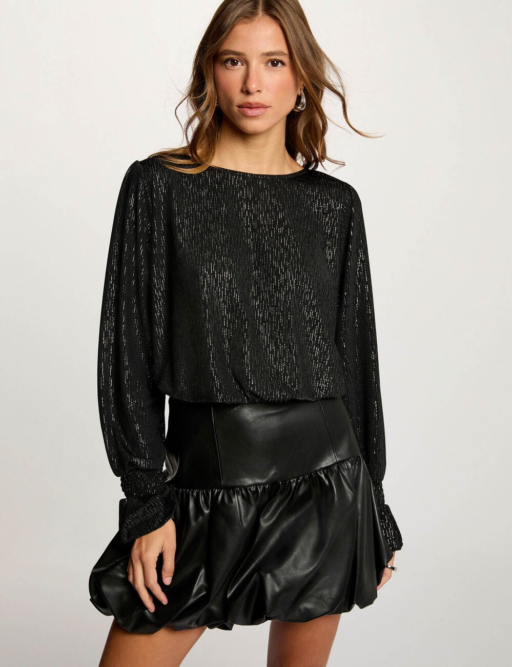 Falda corta ajustada negro mujer