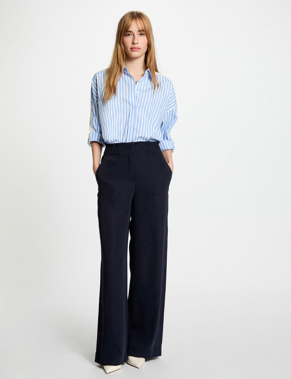 Pantal&oacute;n pernera ancha azul marino mujer