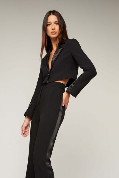 Americana de esmoquin cuello de satén negro mujer