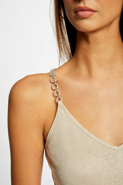 Top tirantes finos con cadenas arena mujer
