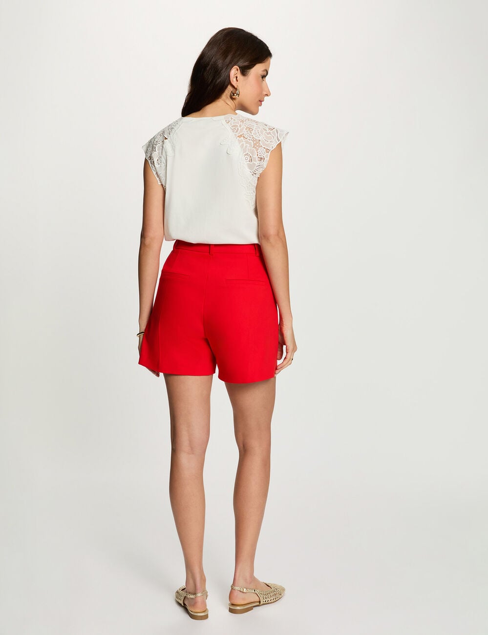 Pantal&oacute;n corto de tiro alto rojo vivo mujer