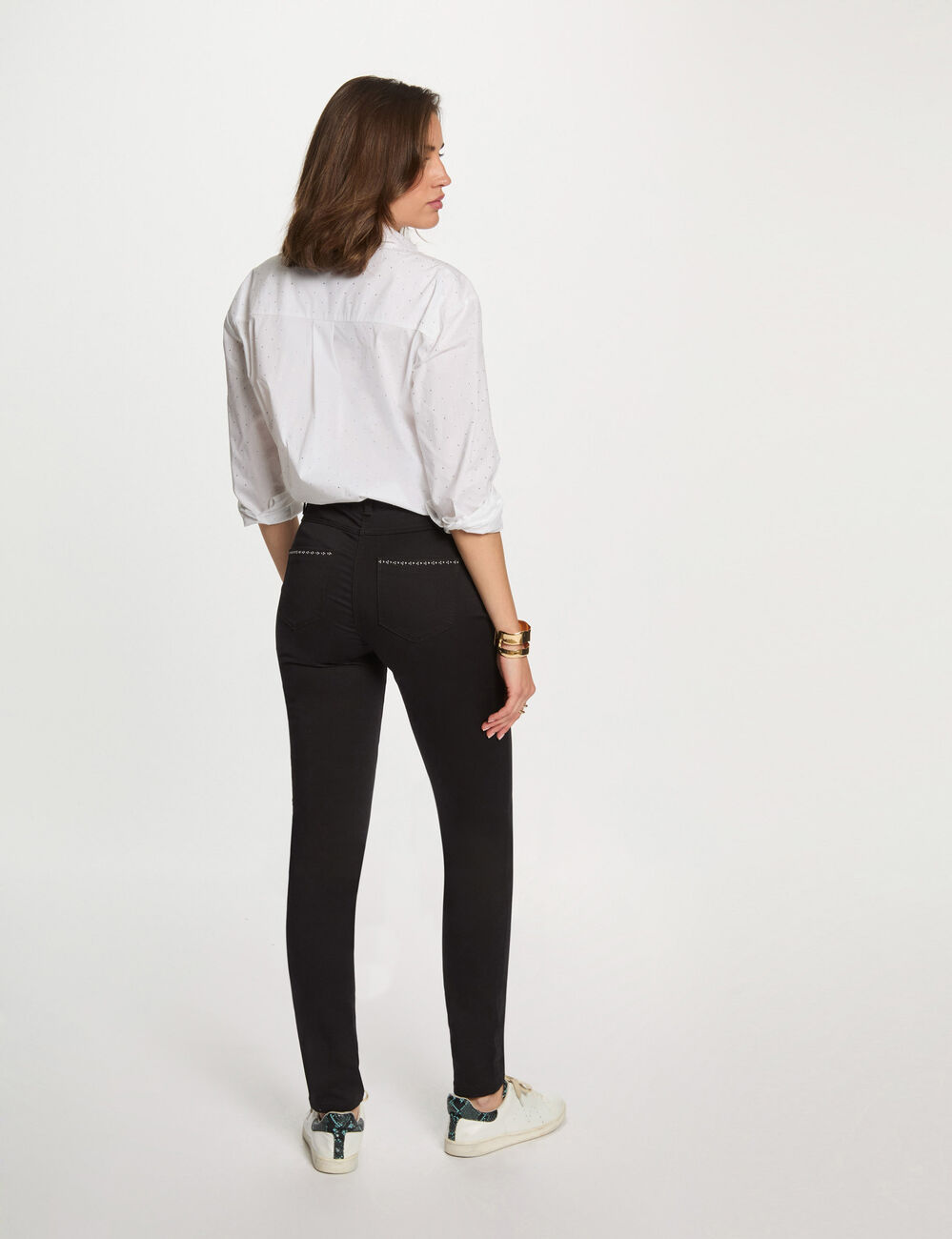 Pantalón slim efecto mojado negro mujer