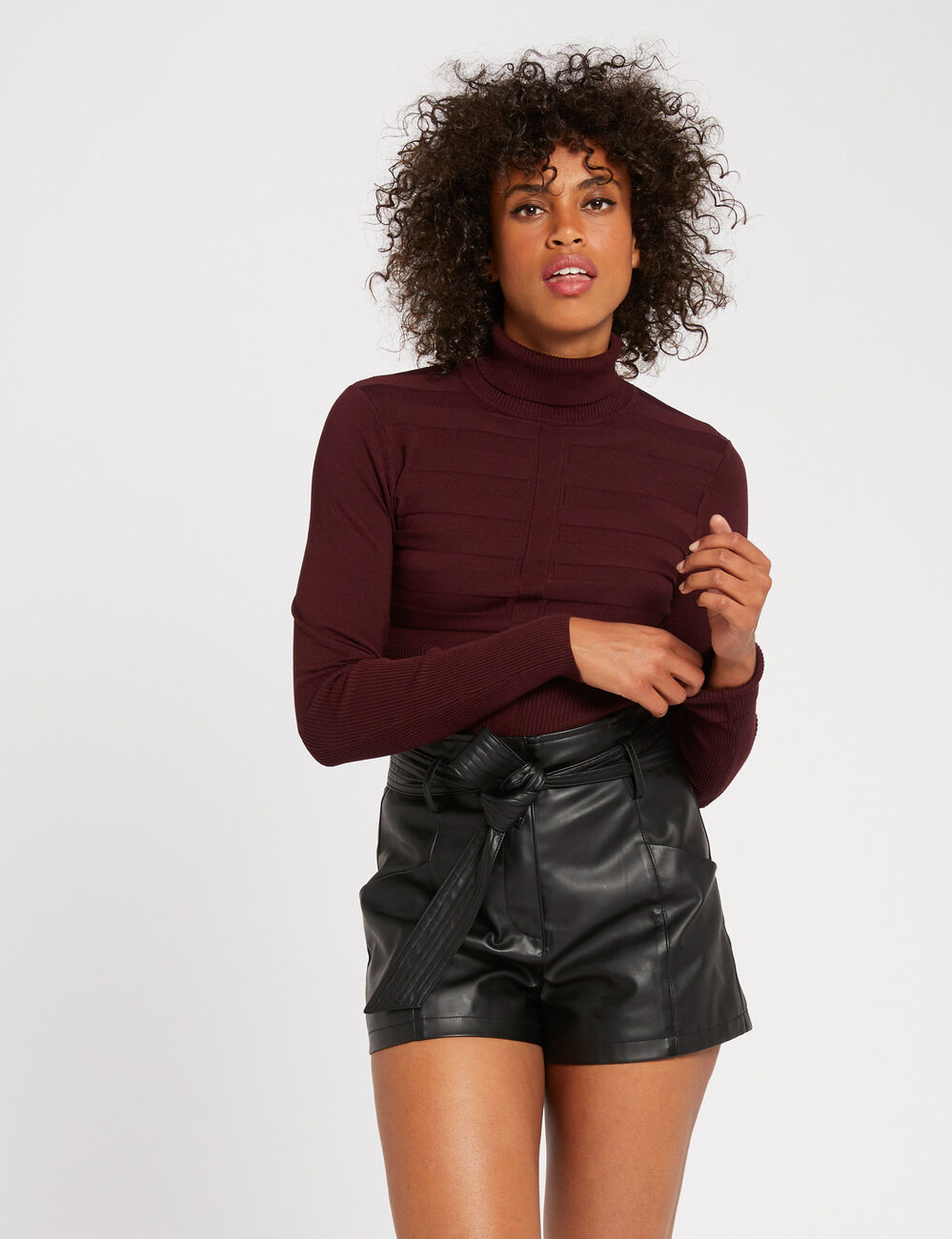 Jersey de cuello alto ajustado violeta oscuro mujer