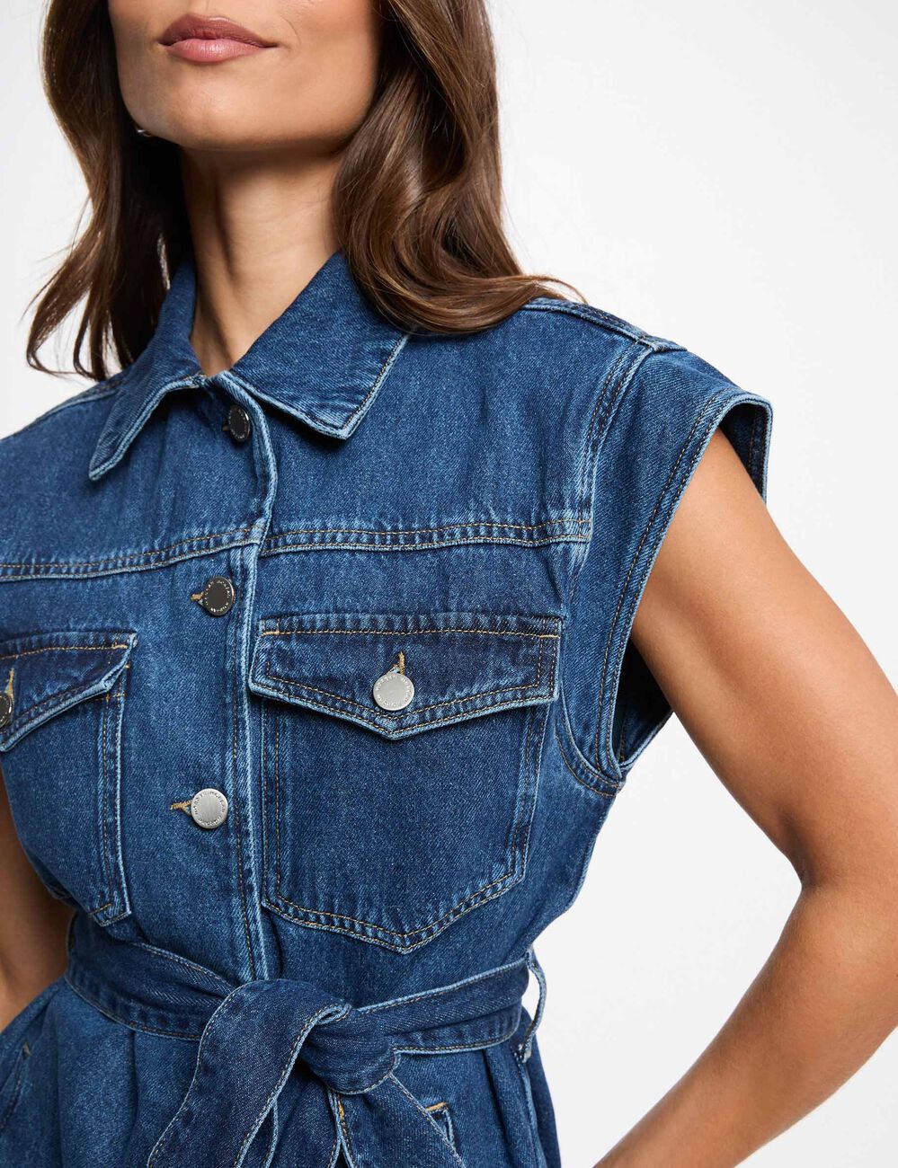 Chaqueta vaquera sin mangas denim crudo mujer