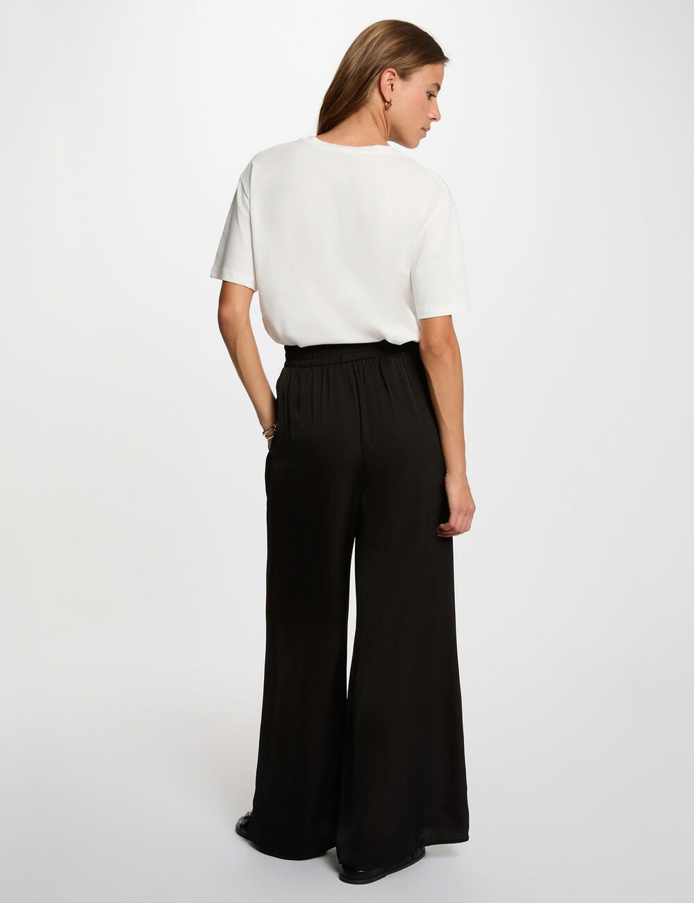 Pantal&oacute;n ancho fluido negro mujer