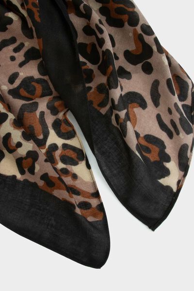 Fular estampado animal marrón mujer