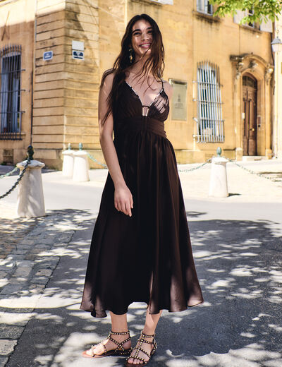 Vestido largo con cuello en v marr&oacute;n oscuro mujer