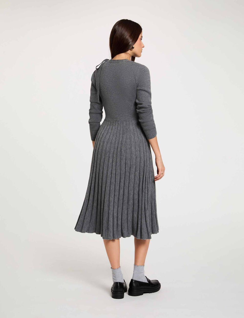 Vestido de punto plisado gris claro mujer