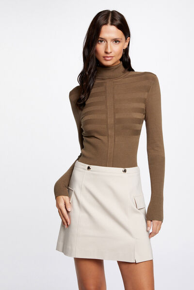 Falda evasé con bolsillos de solapa beige mujer