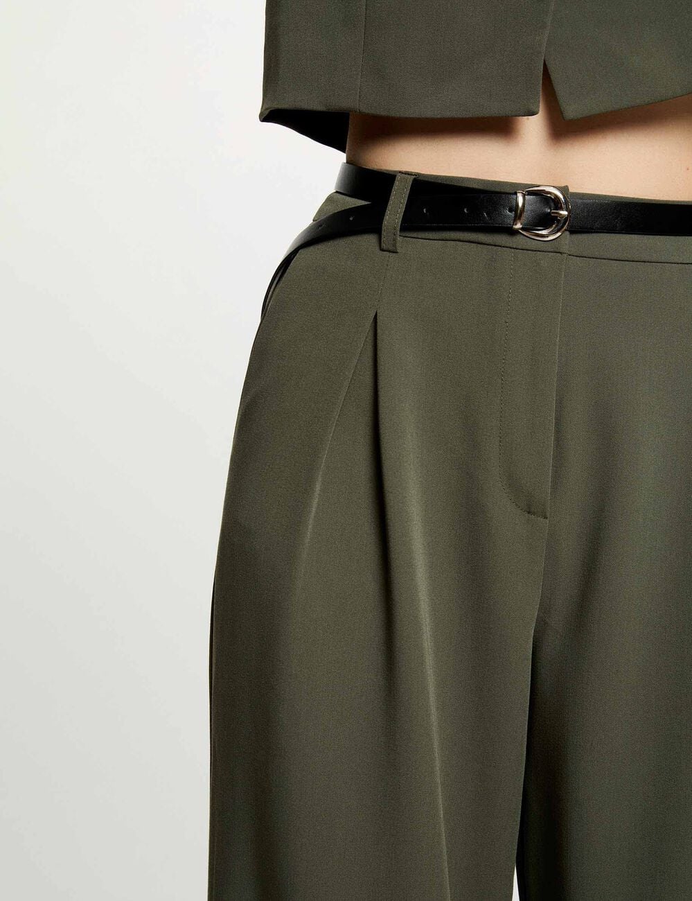 Pantal&oacute;n ancho de tiro alto verde caqui mujer