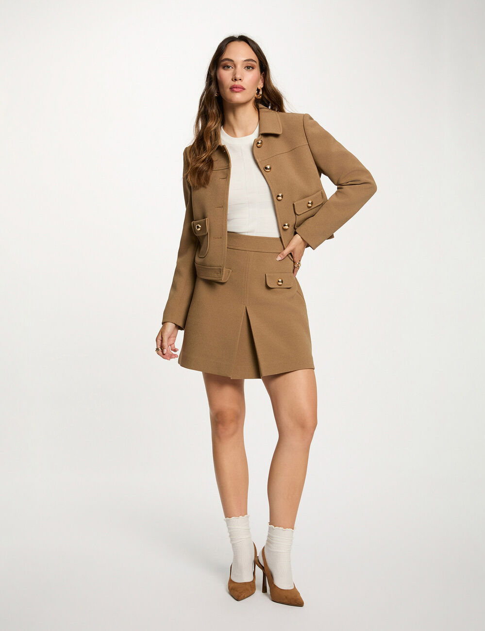 Chaqueta corta sin mangas arena mujer