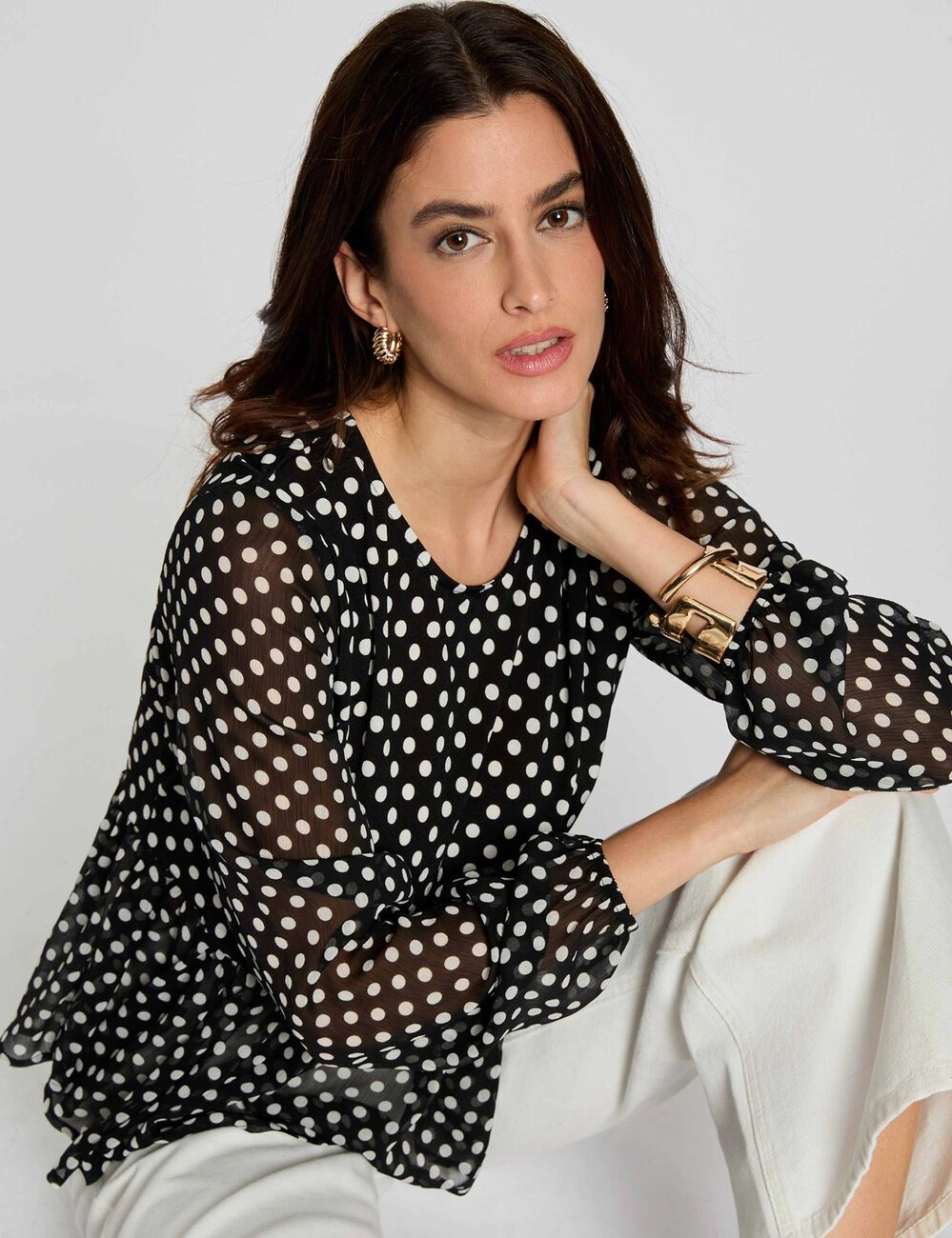 Camiseta de gasa con cuello redondo negro mujer