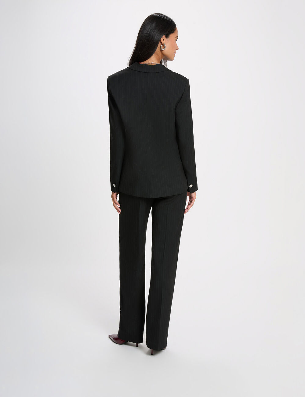 Pantal&oacute;n recto de tiro alto negro mujer