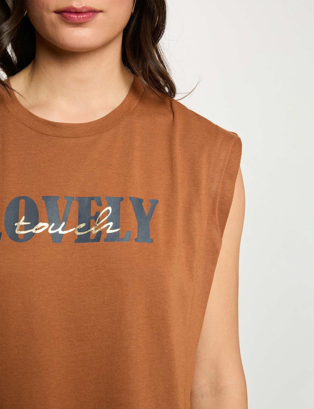 Camiseta recta cuello redondo c&aacute;mel mujer