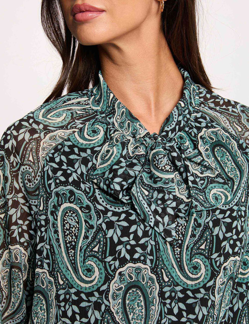 Vestido corto con cuello lavalli&egrave;re multicolor mujer