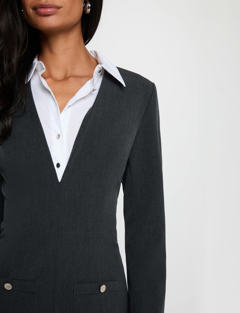 Vestido corto con cuello de solapa gris claro mujer