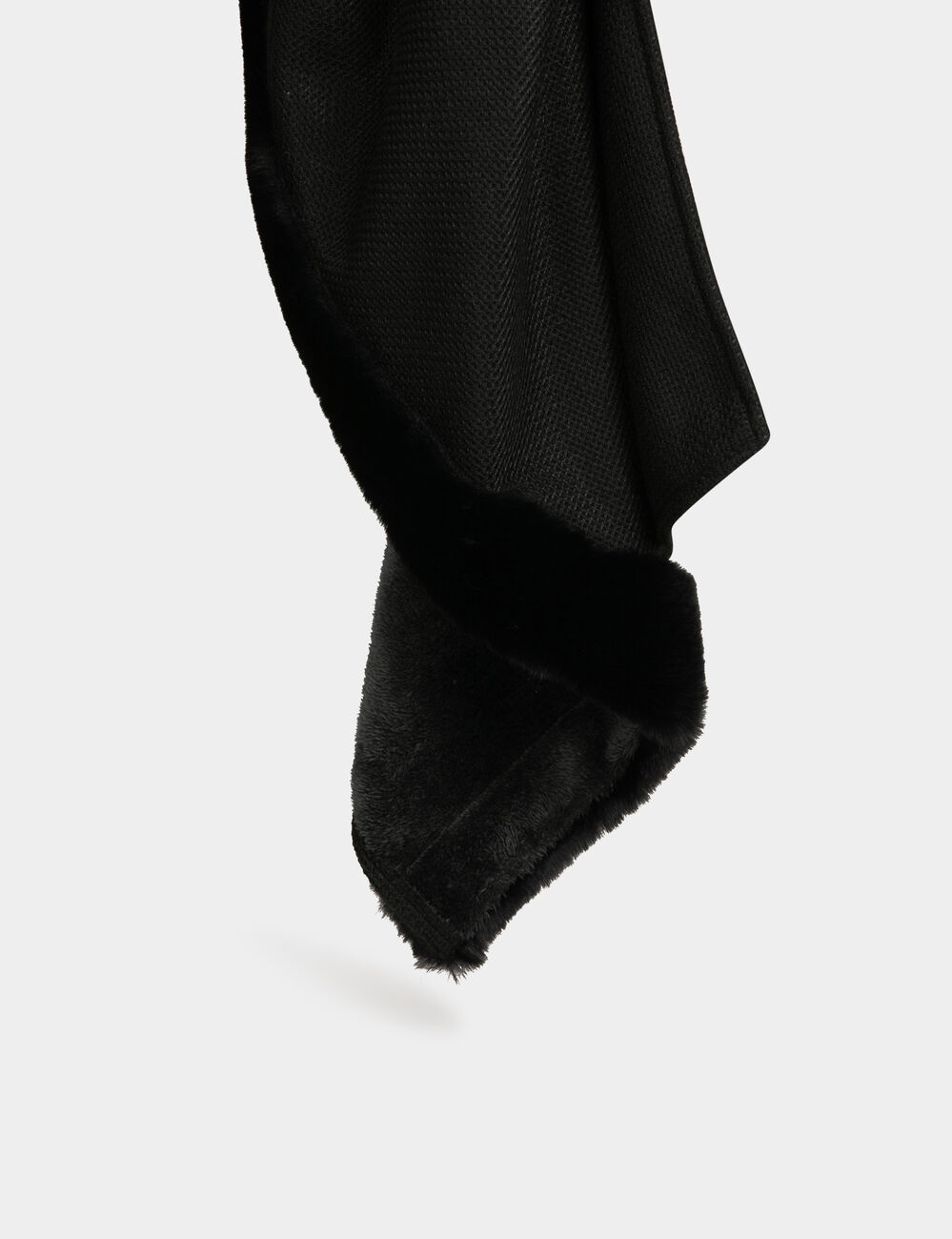 Capa con detalles pelo de imitación negro mujer