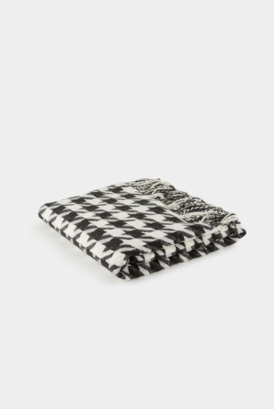 Bufanda flecos y estampado pata de gallo negro mujer