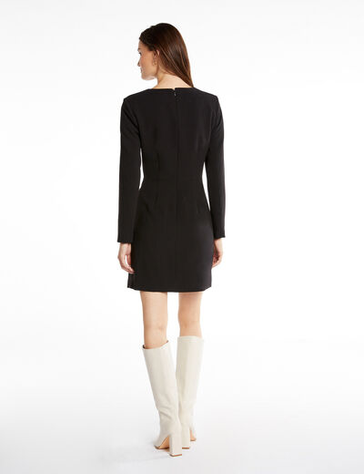 Vestido ajustado con cuello asimétrico negro mujer