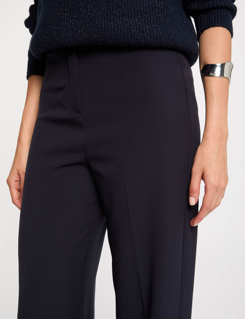 Pantalón recto con pinzas azul marino mujer