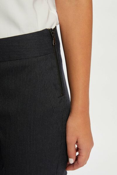 Pantalón ajustado estilo corto con rayas gris anthracite mujer