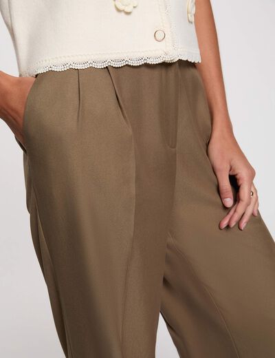 Pantal&oacute;n ancho con pliegues verde caqui mujer