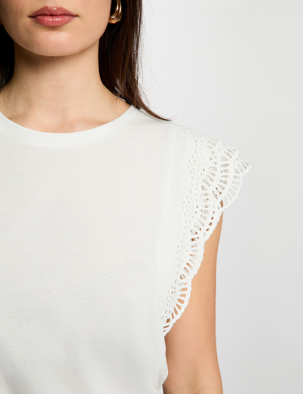 Camiseta con mangas de encaje blanco mujer