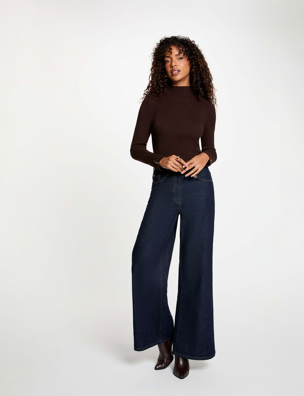 Jersey de cuello alto marr&oacute;n oscuro mujer