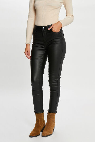 Pantalón skinny efecto mojado con strass negro mujer