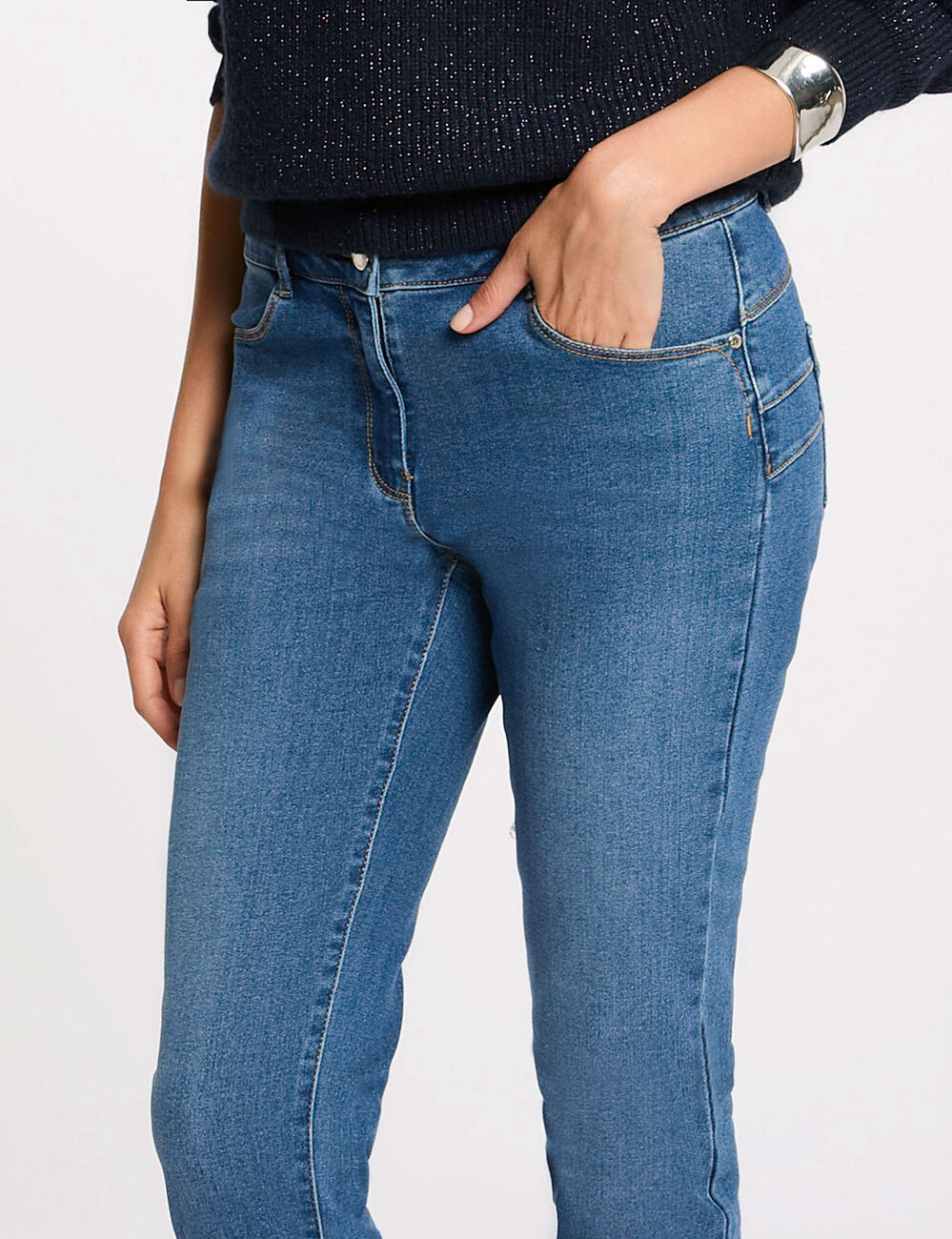 Vaquero slim talle est&aacute;ndar denim stone mujer