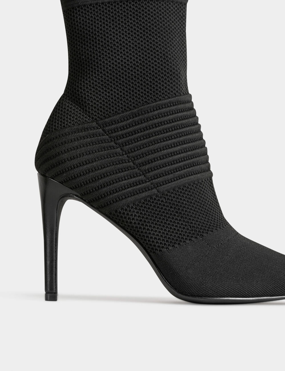 Botines de tacones de aguja negro mujer