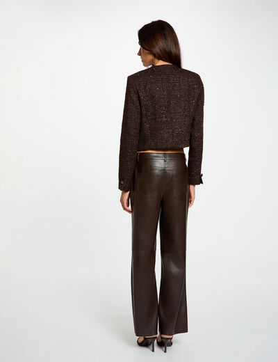 Chaqueta entallada con cuello redondo marr&oacute;n oscuro mujer