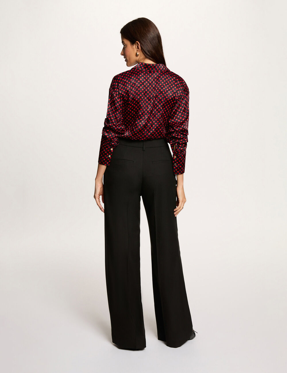Pantal&oacute;n pernera ancha pinzas negro mujer