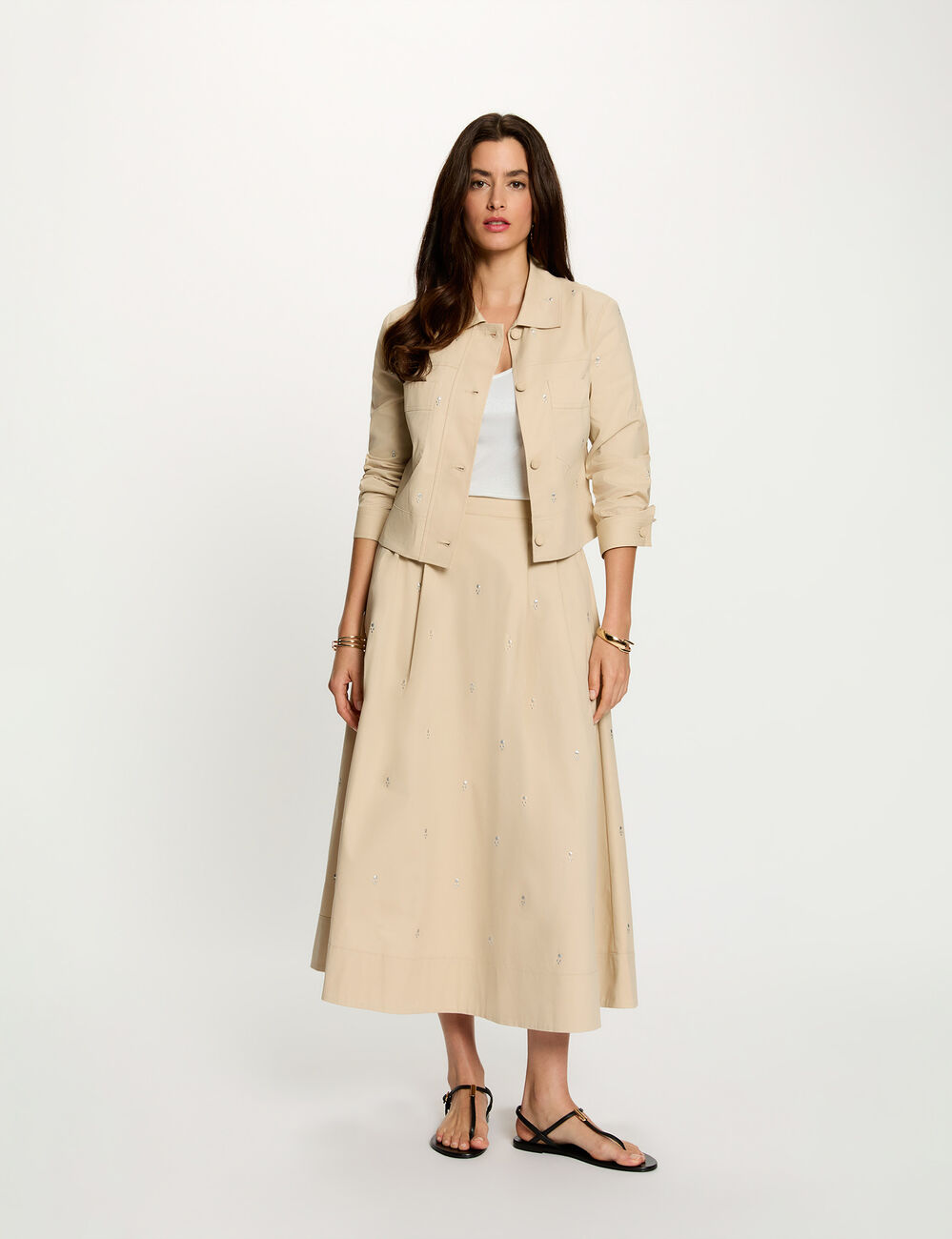 Chaqueta cropped con tachuelas beige mujer