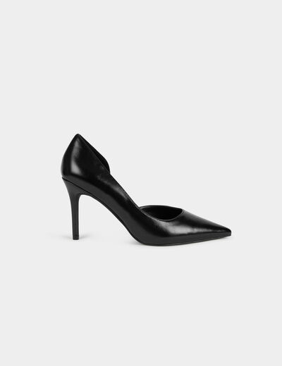 Zapato de tac&oacute;n con lateral abierto negro mujer