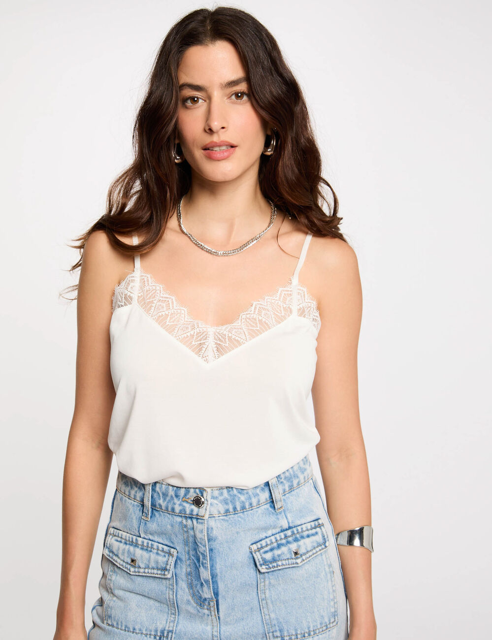Top de encaje con cuello en v marfil mujer