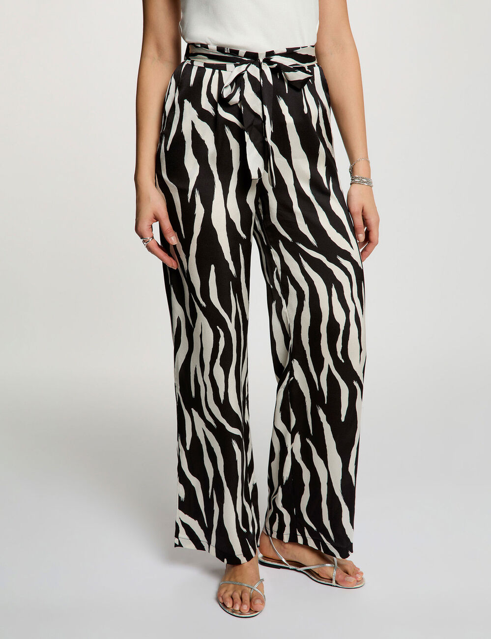 Pantal&oacute;n fluido estampado multicolor mujer