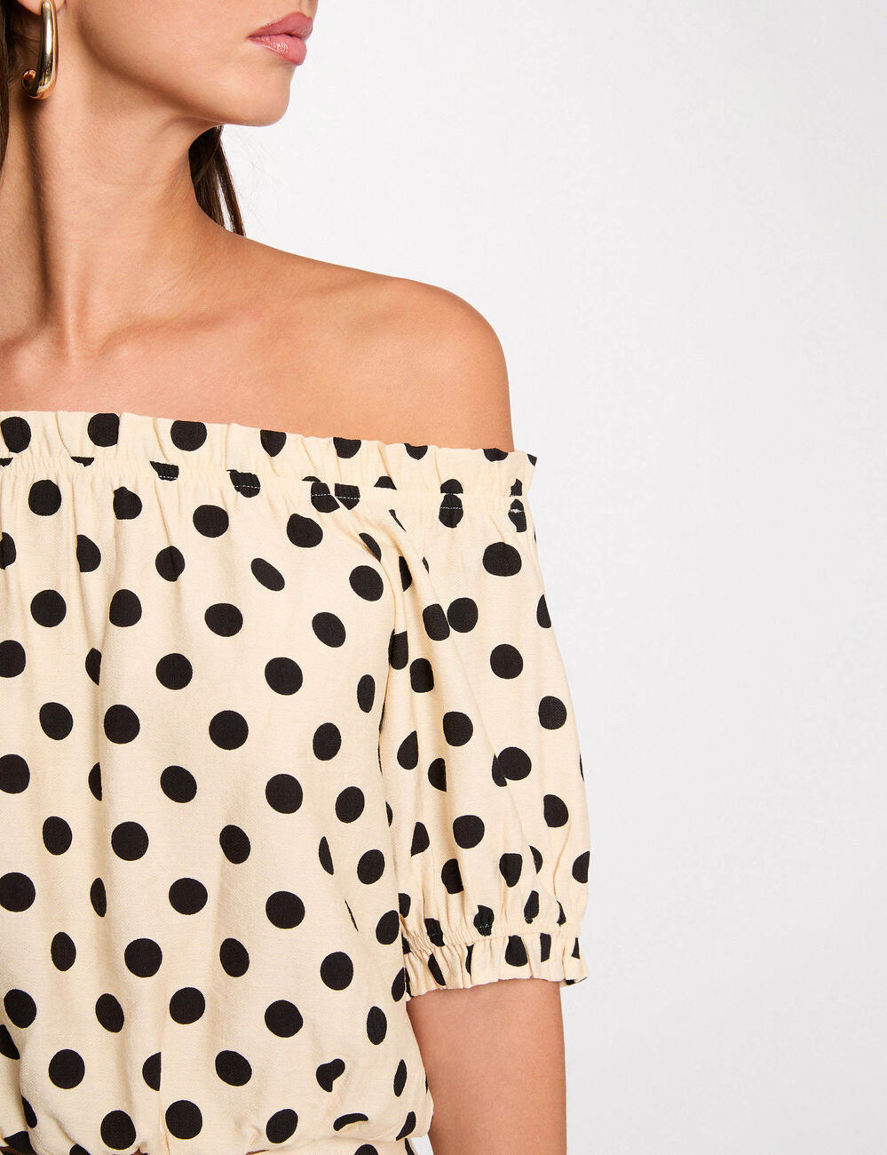 Top fluido con cuello bardot multicolor mujer