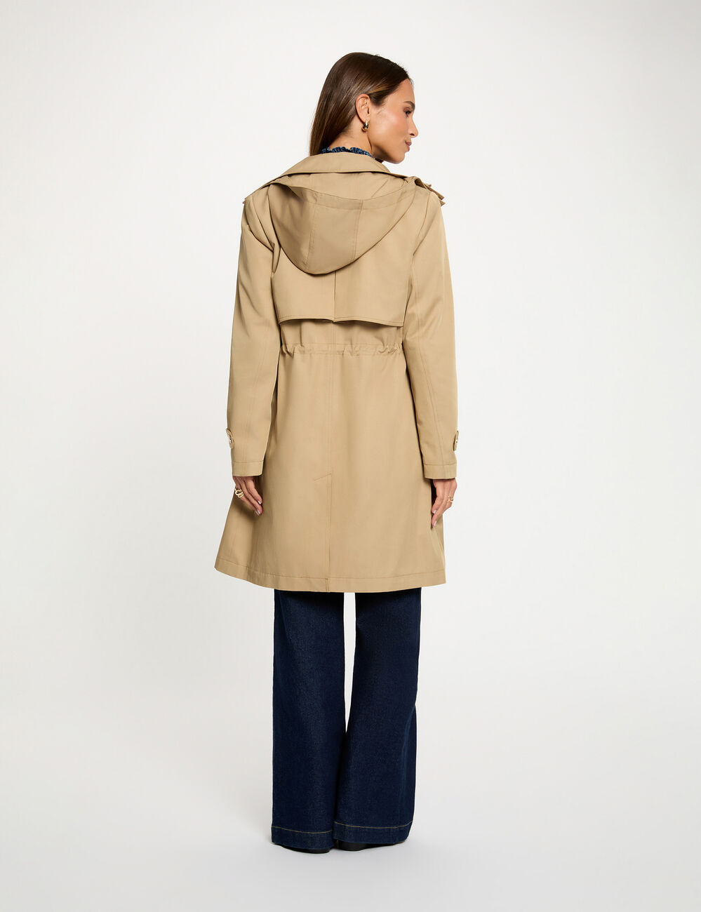 Parka larga con cuello alto beige mujer