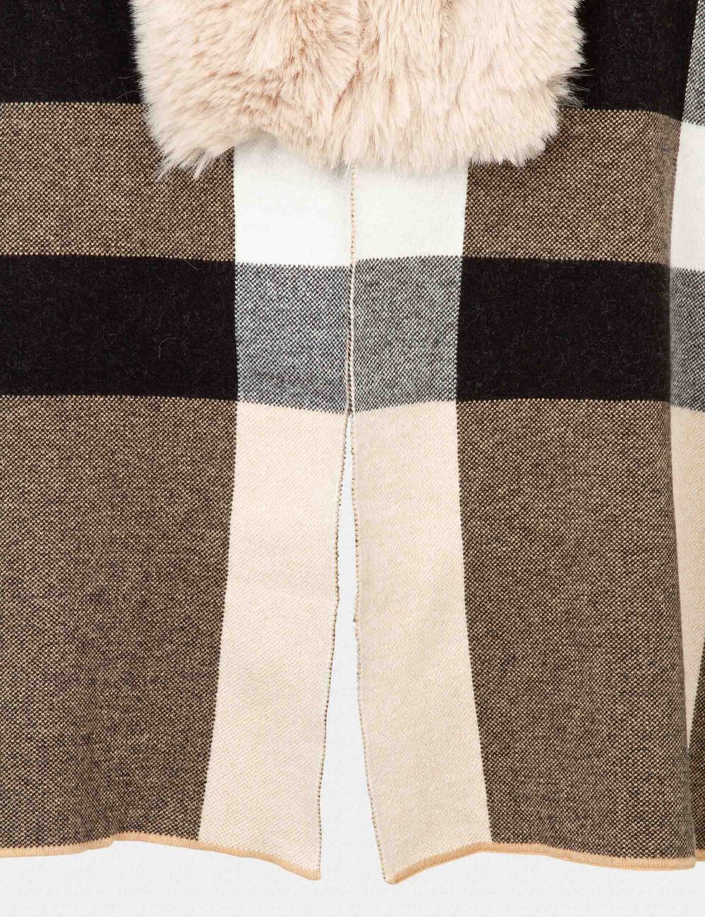 Poncho con detalles pelo de imitaci&oacute;n arena mujer