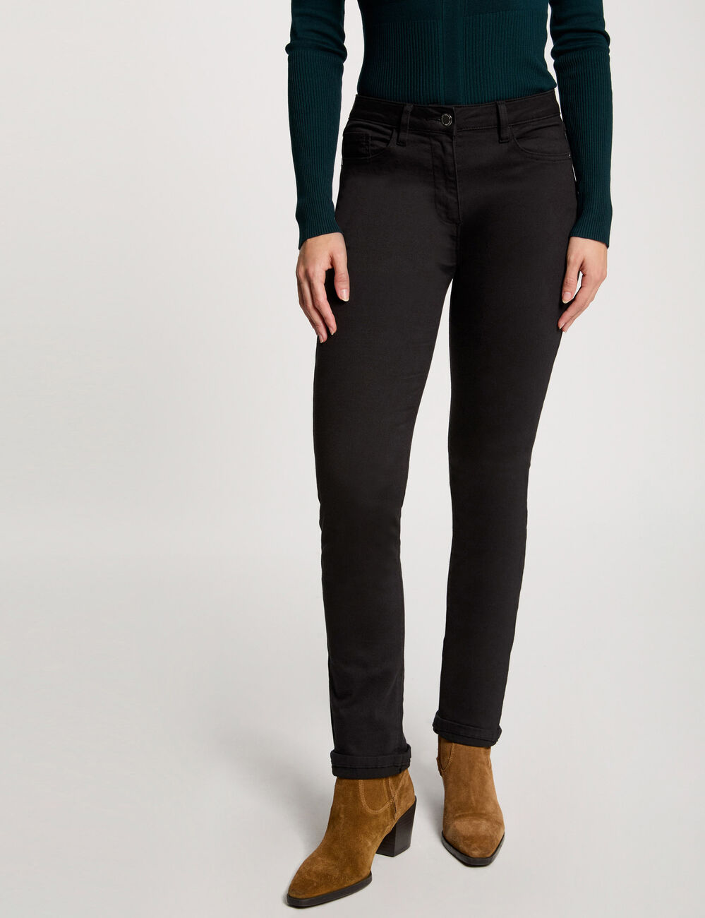 Pantal&oacute;n recto negro mujer