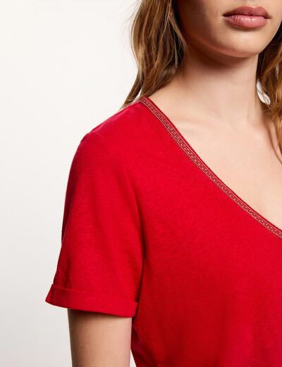 Camiseta con cuello en v con perlas rojo mujer