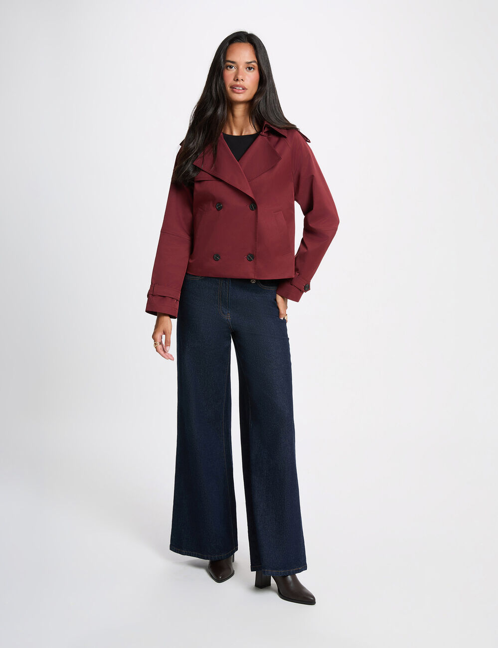 Trench corto con capucha burdeos mujer